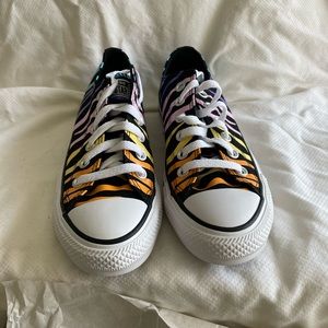 Women’s converse sneakers